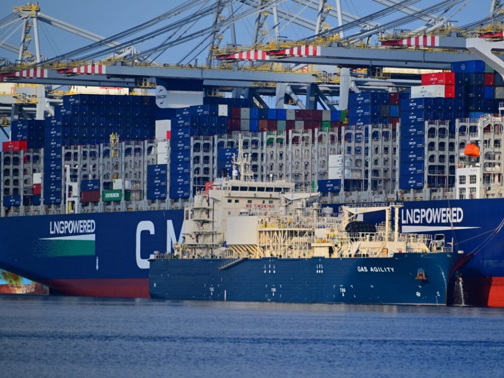 CMA CGM Notre Dame bunkers bio-LNG in Rotterdam